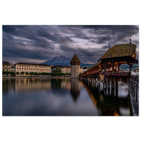 Kapellbrücke Luzern mit Pilatus am Abend - Forex-Druck