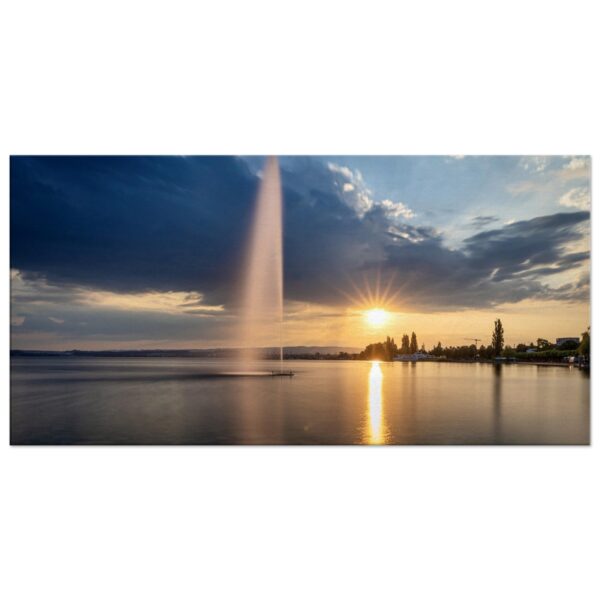 Wasserfontäne am Zugersee bei Sonnenuntergang - Leinwand